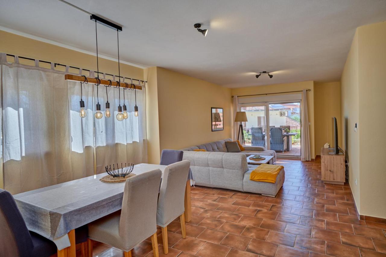 Anovi Holiday Homes By Litto Traù Esterno foto