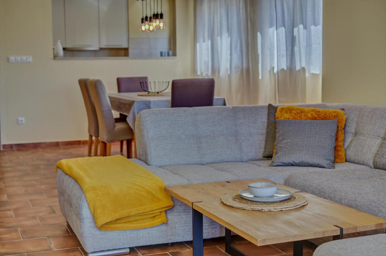 Anovi Holiday Homes By Litto Traù Esterno foto