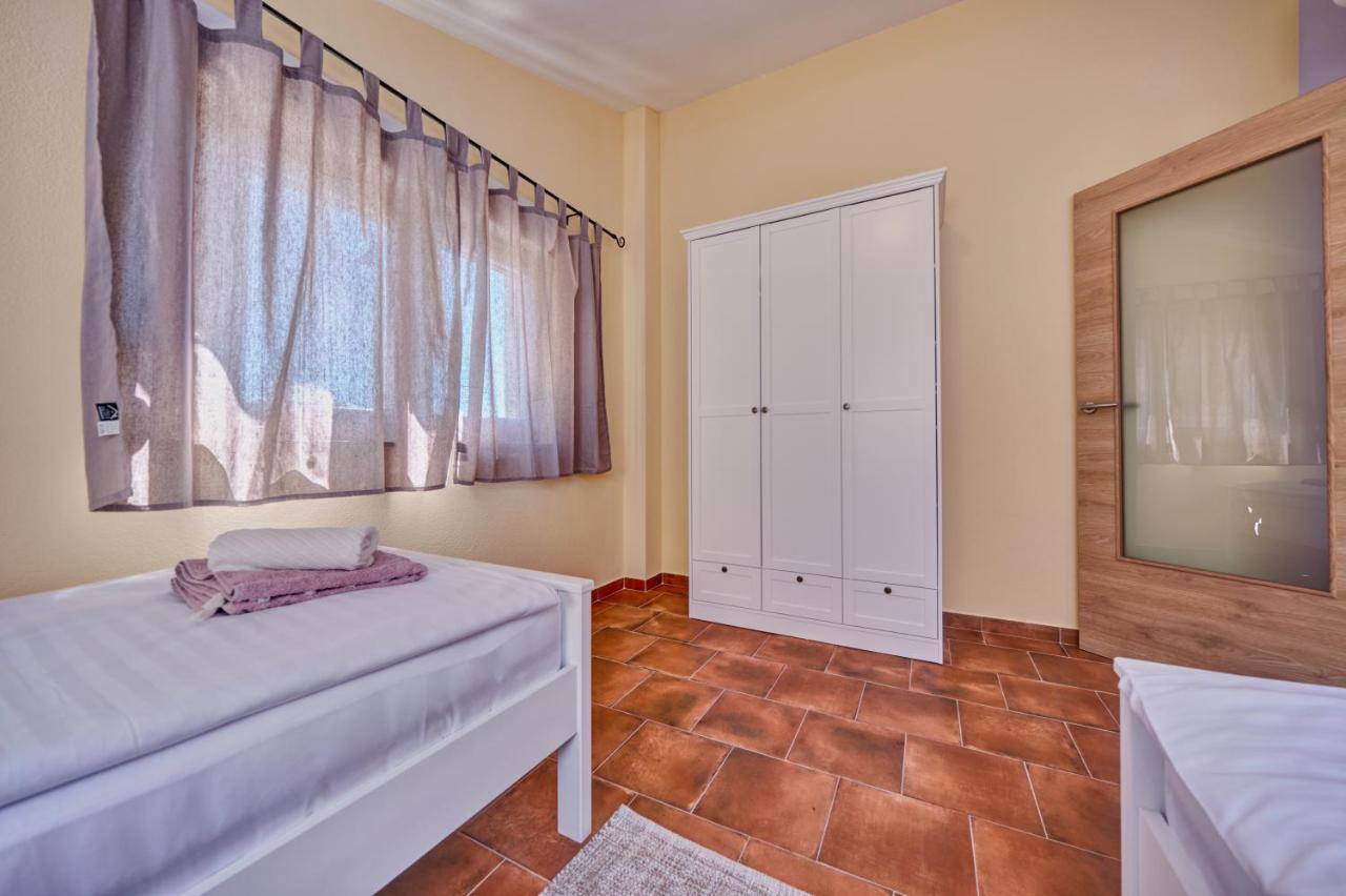 Anovi Holiday Homes By Litto Traù Esterno foto