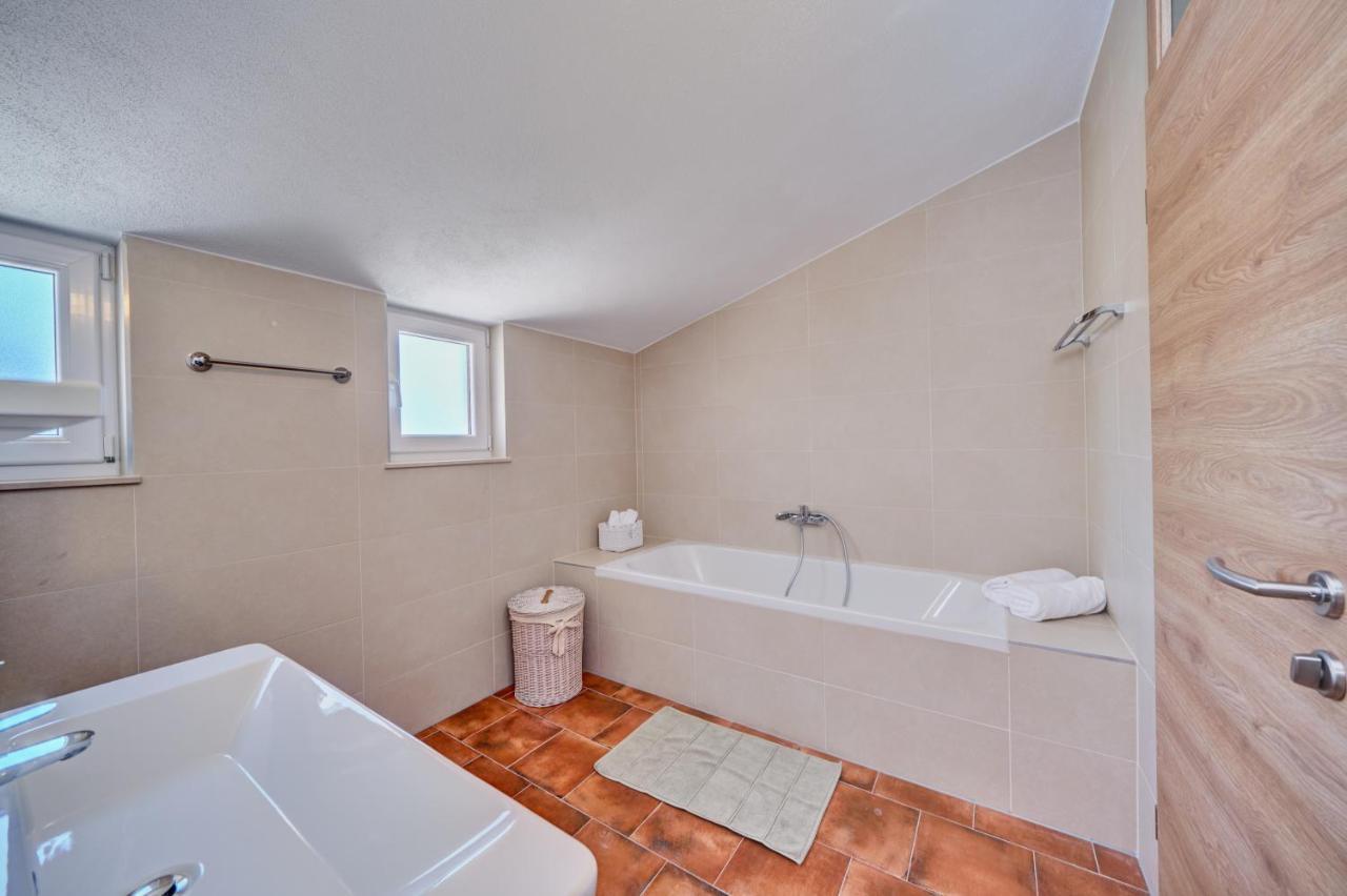 Anovi Holiday Homes By Litto Traù Esterno foto