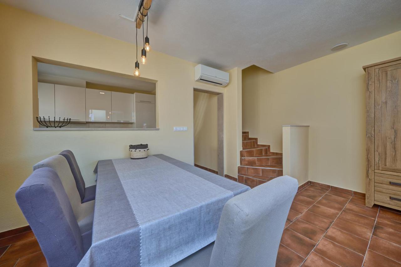 Anovi Holiday Homes By Litto Traù Esterno foto